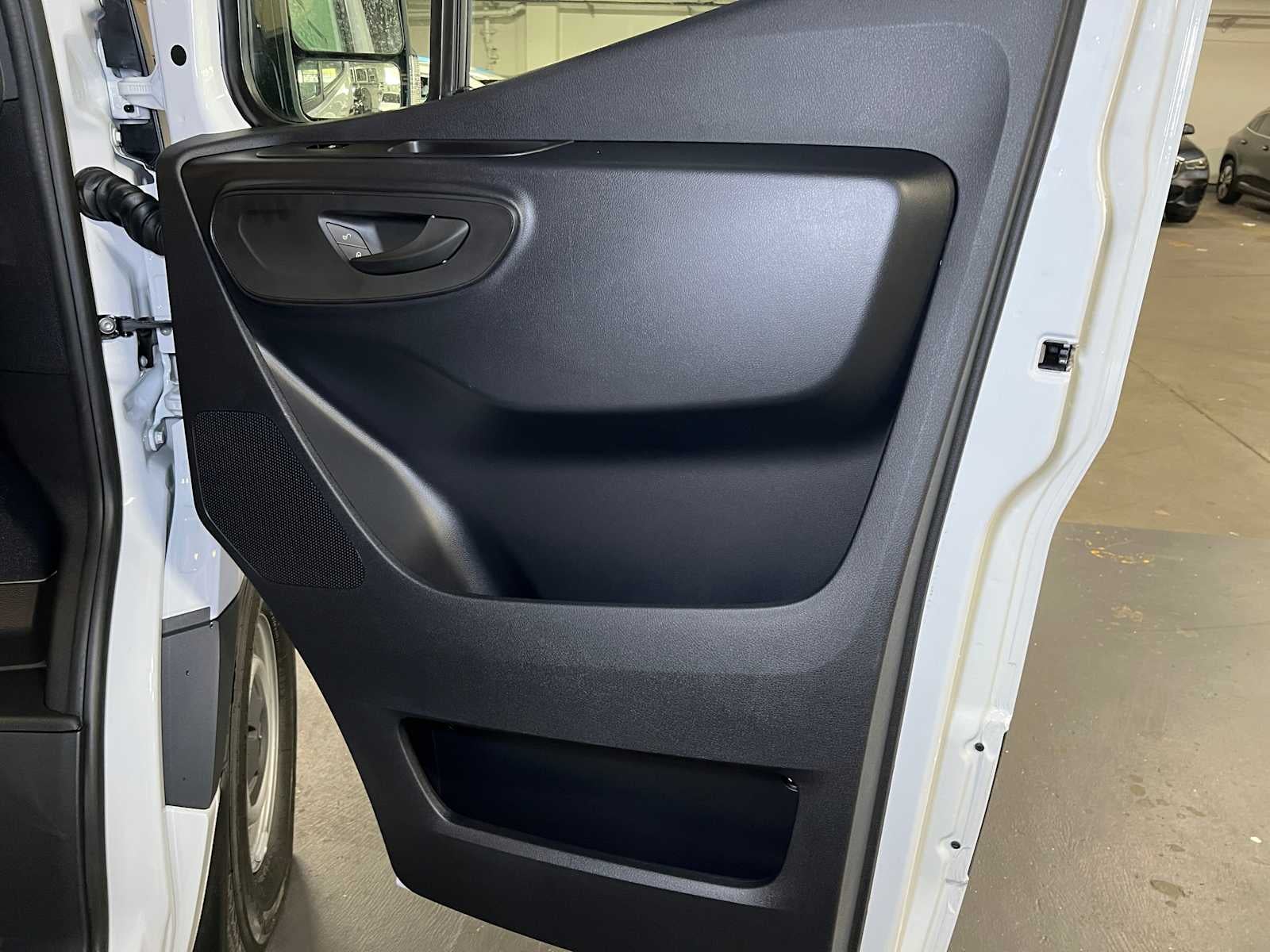 2025 Mercedes-Benz Sprinter 2500 Standard Roof I4 Diesel 144" RWD