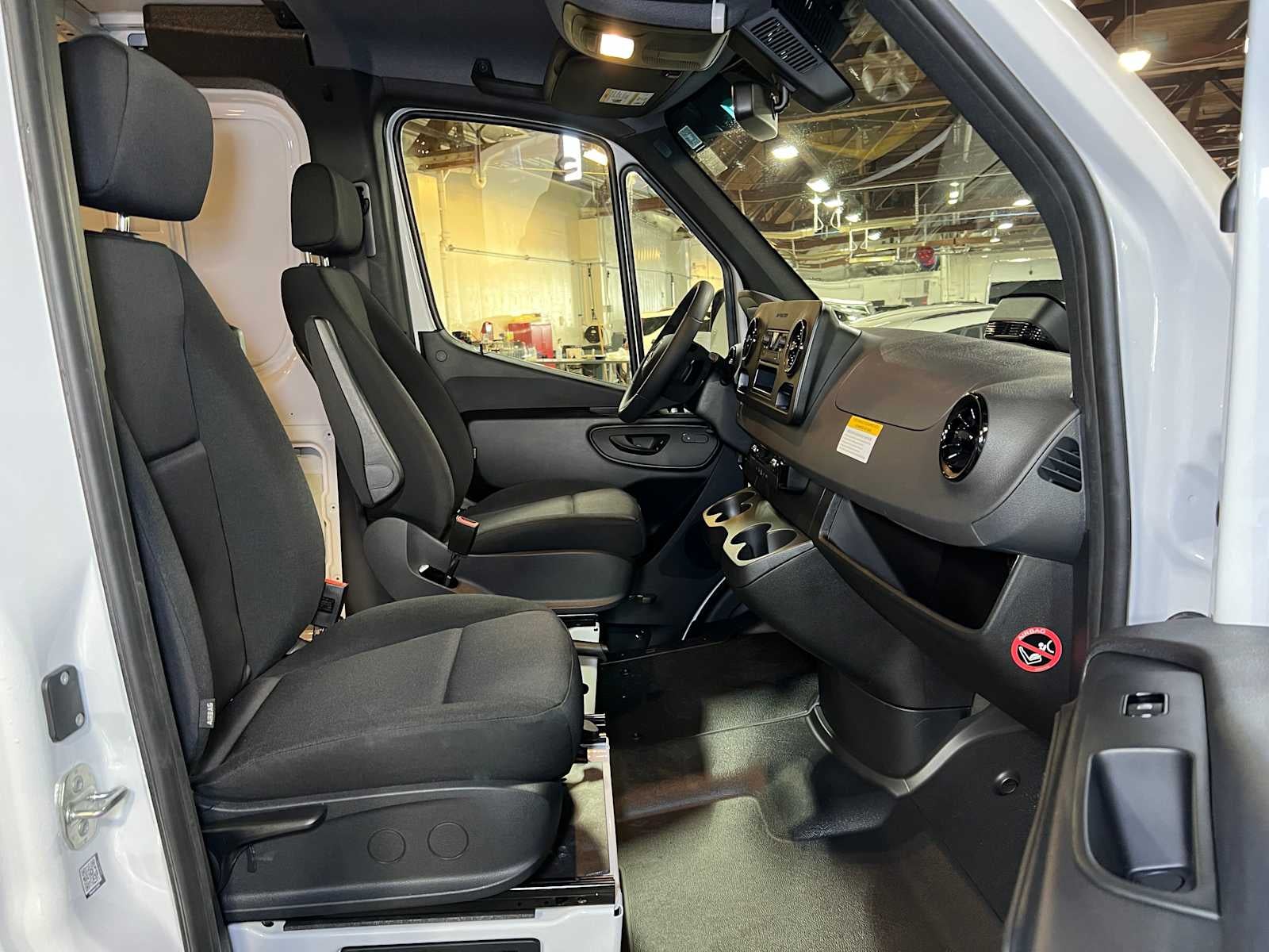 2025 Mercedes-Benz Sprinter 2500 Standard Roof I4 Diesel 144" RWD