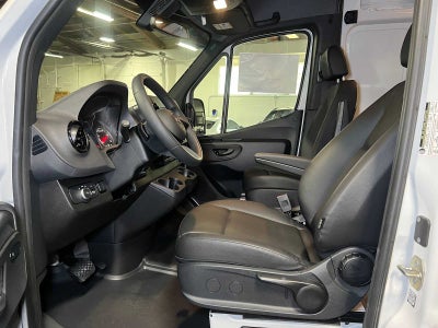 2025 Mercedes-Benz Sprinter 2500 Standard Roof I4 Diesel 144" RWD