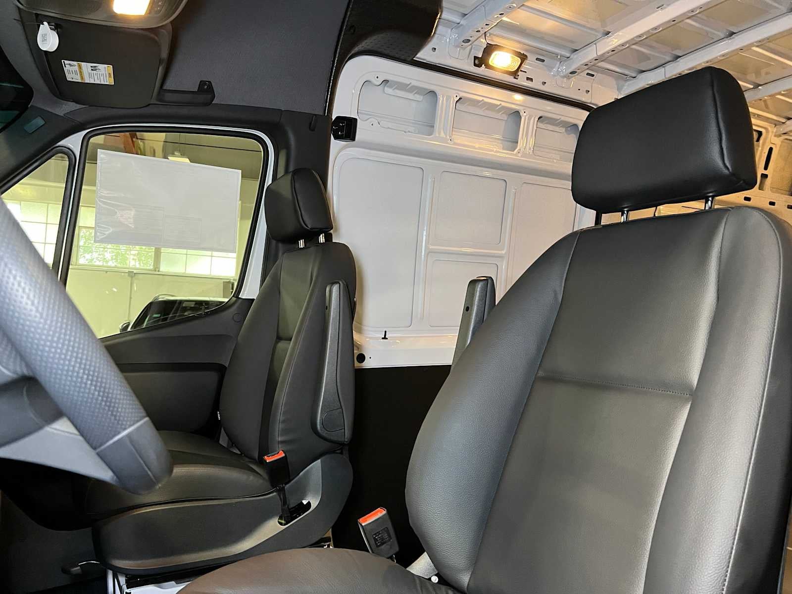 2025 Mercedes-Benz Sprinter 2500 Standard Roof I4 Diesel 144" RWD