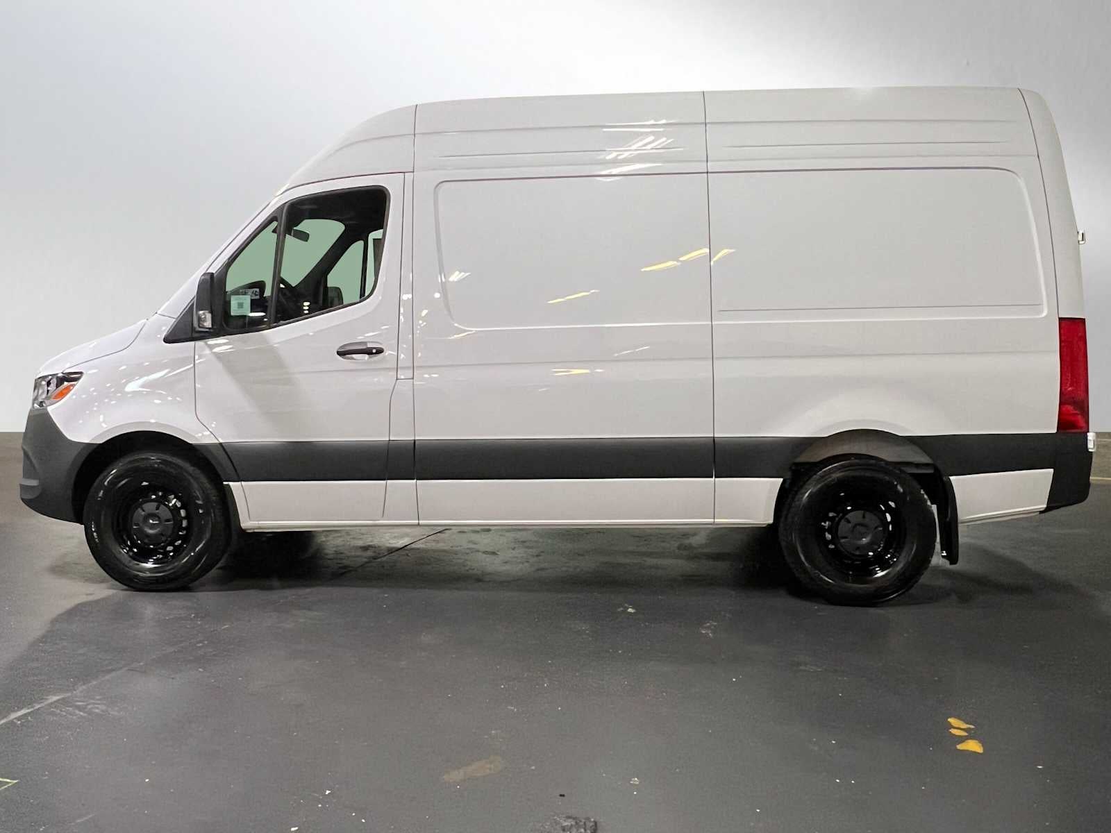 2025 Mercedes-Benz Sprinter 2500 Standard Roof I4 Diesel 144" RWD