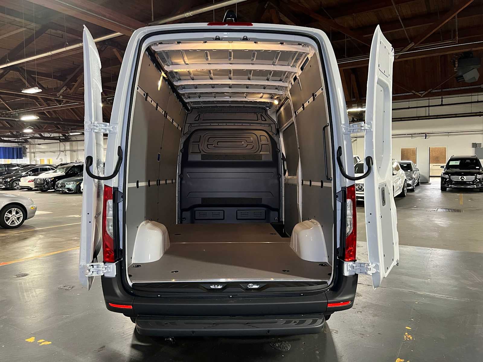 2025 Mercedes-Benz Sprinter 2500 Standard Roof I4 Diesel 144" RWD