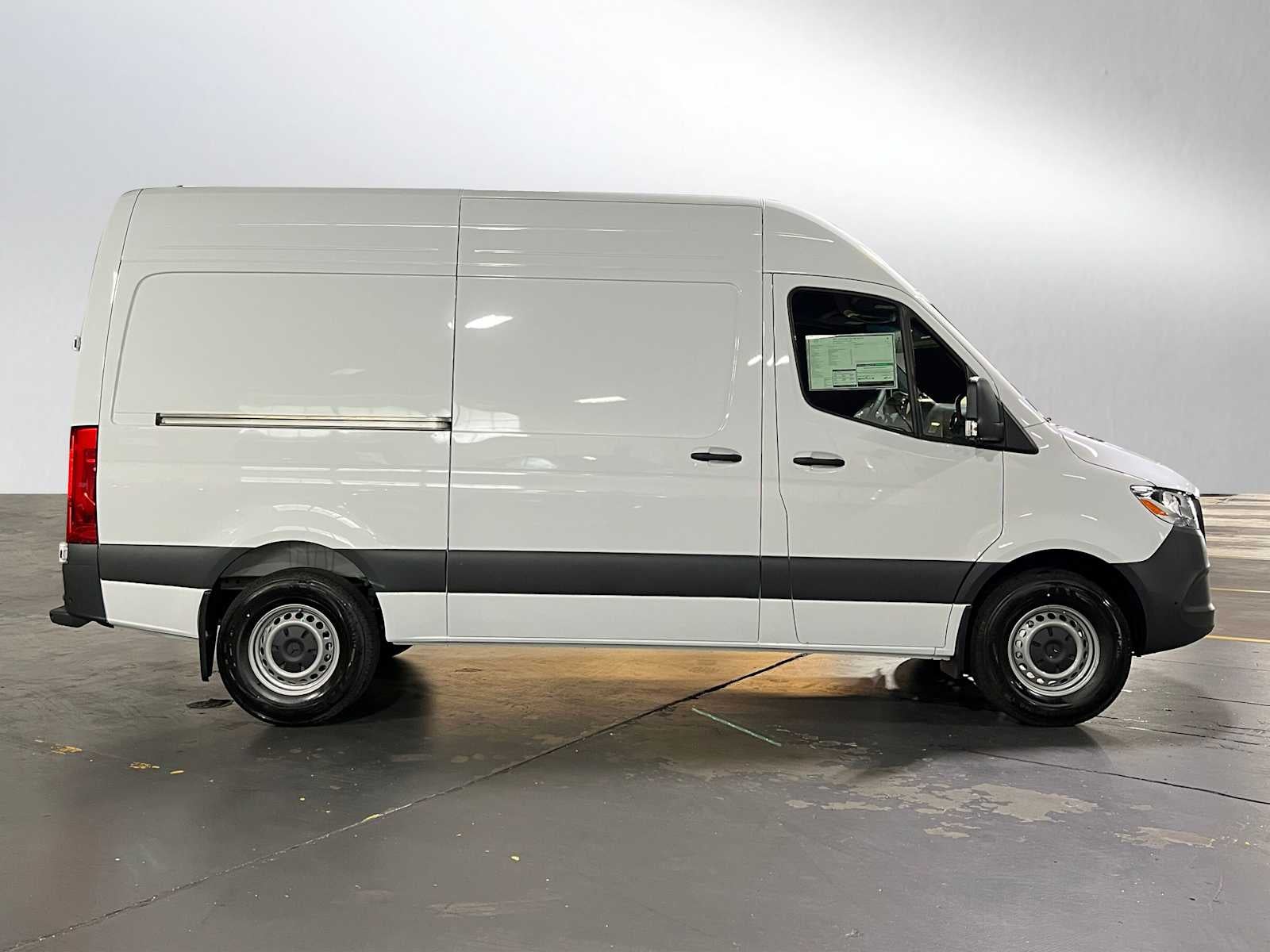 2025 Mercedes-Benz Sprinter 2500 Standard Roof I4 Diesel 144" RWD