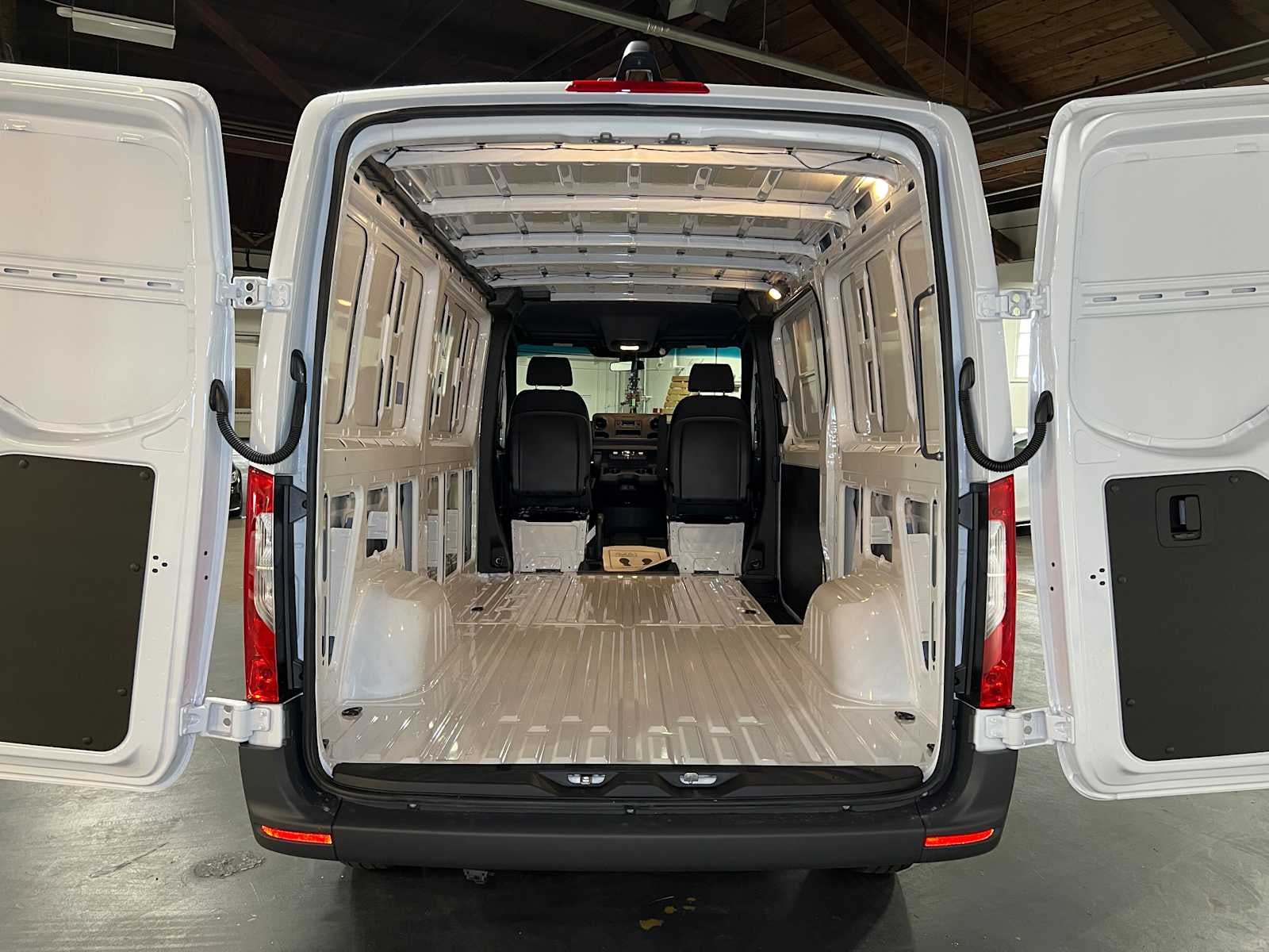 2025 Mercedes-Benz Sprinter 2500 Standard Roof I4 Diesel 144" RWD