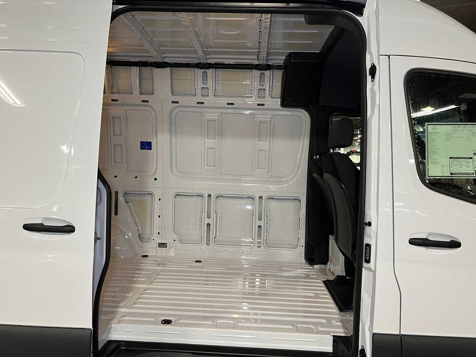 2025 Mercedes-Benz Sprinter 2500 Standard Roof I4 Diesel 144" RWD