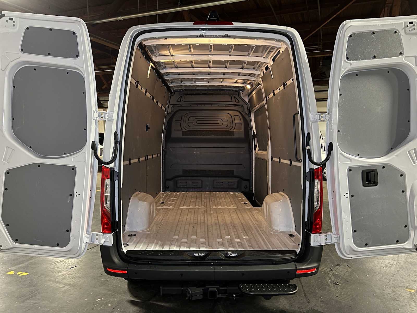 2025 Mercedes-Benz Sprinter 2500 Standard Roof I4 Diesel 144" RWD