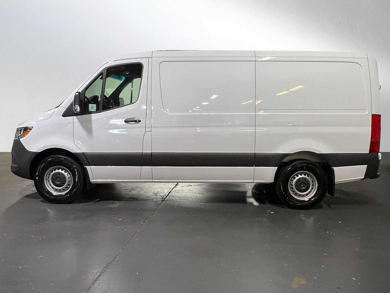 2025 Mercedes-Benz Sprinter 2500 Standard Roof I4 Diesel 144" RWD