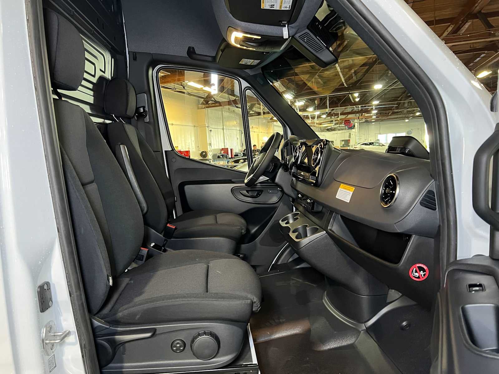 2025 Mercedes-Benz Sprinter 2500 Standard Roof I4 Diesel 144" RWD