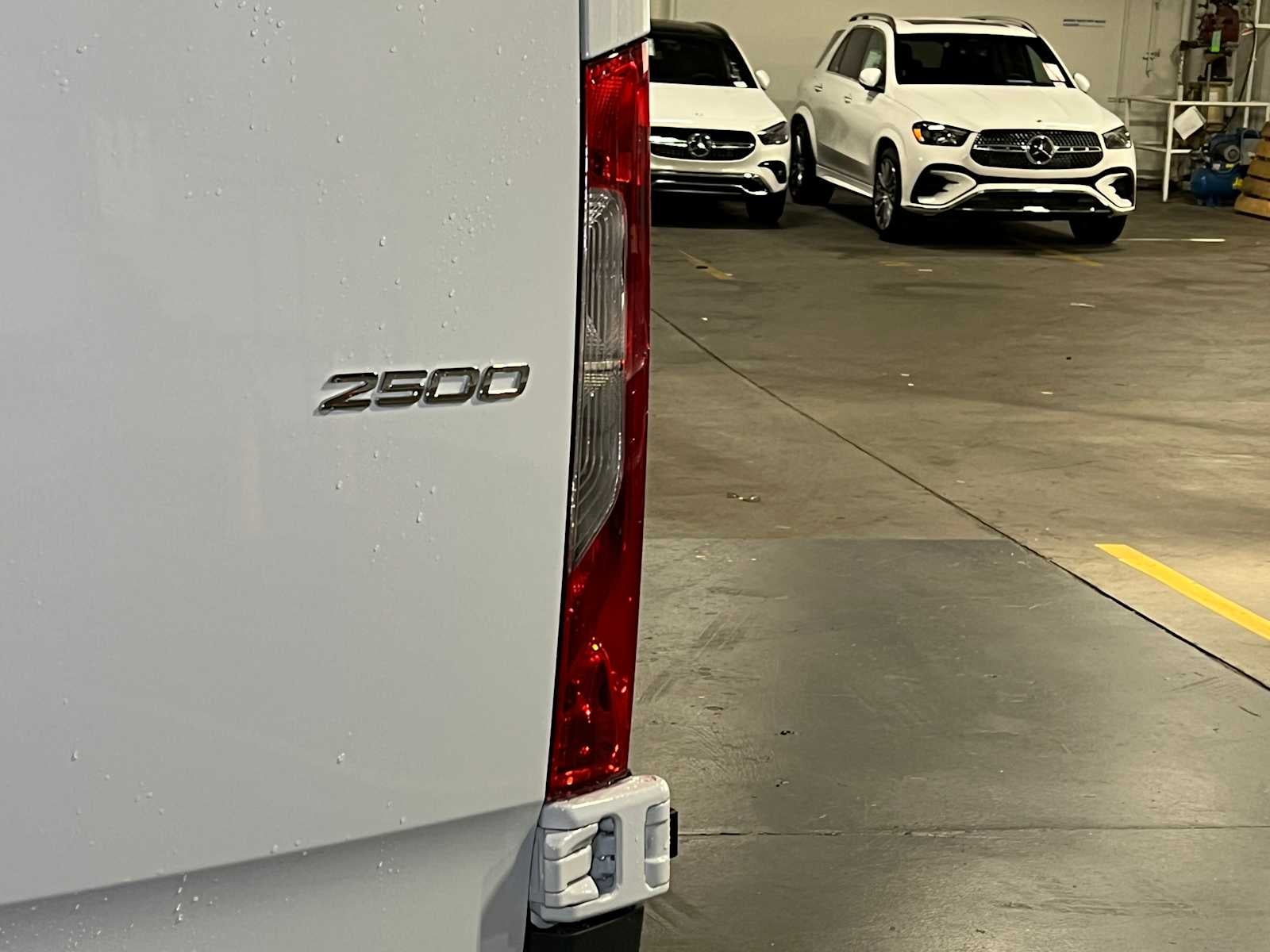 2025 Mercedes-Benz Sprinter 2500 Standard Roof I4 Diesel 144" RWD