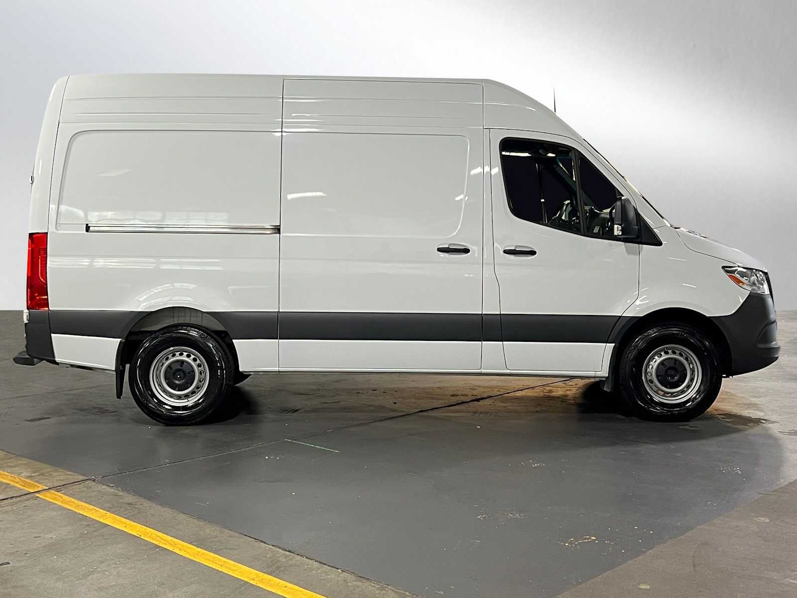 2025 Mercedes-Benz Sprinter 2500 Standard Roof I4 Diesel 144" RWD