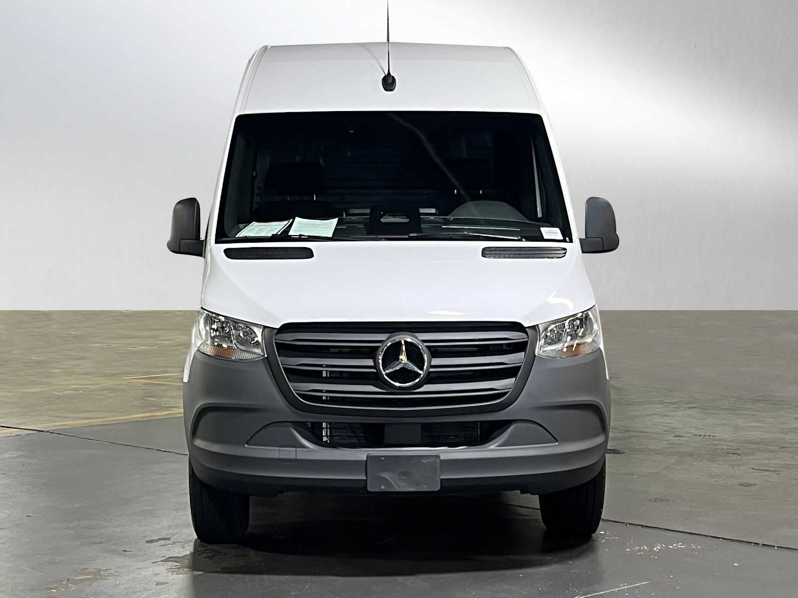 2025 Mercedes-Benz Sprinter 2500 Standard Roof I4 Diesel 144" RWD