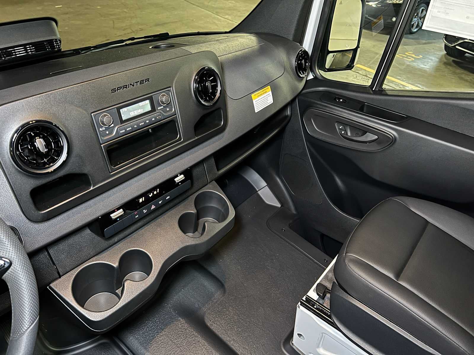 2025 Mercedes-Benz Sprinter 2500 Standard Roof I4 Diesel 144" RWD