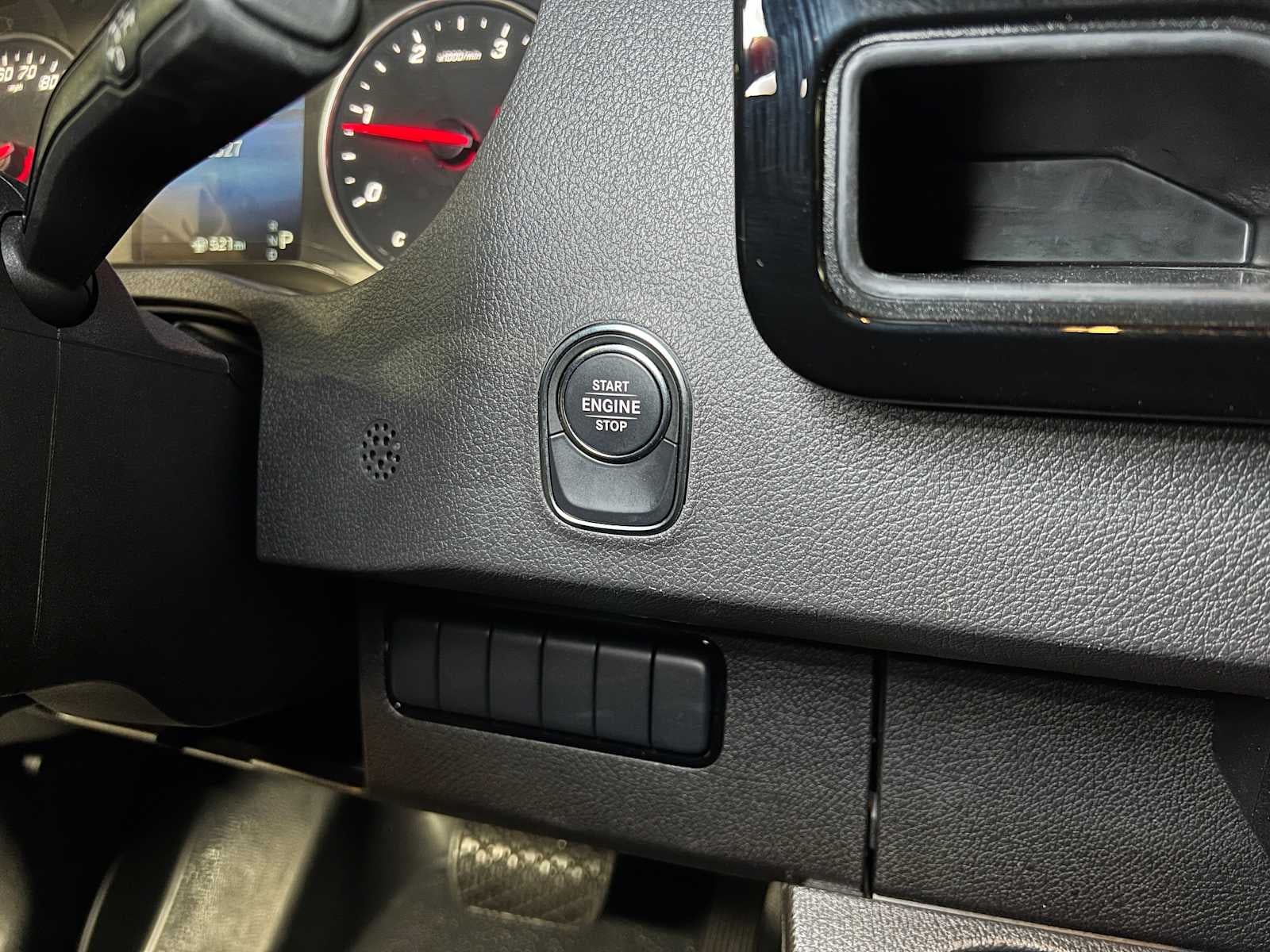 2025 Mercedes-Benz Sprinter 2500 Standard Roof I4 Diesel 144" RWD