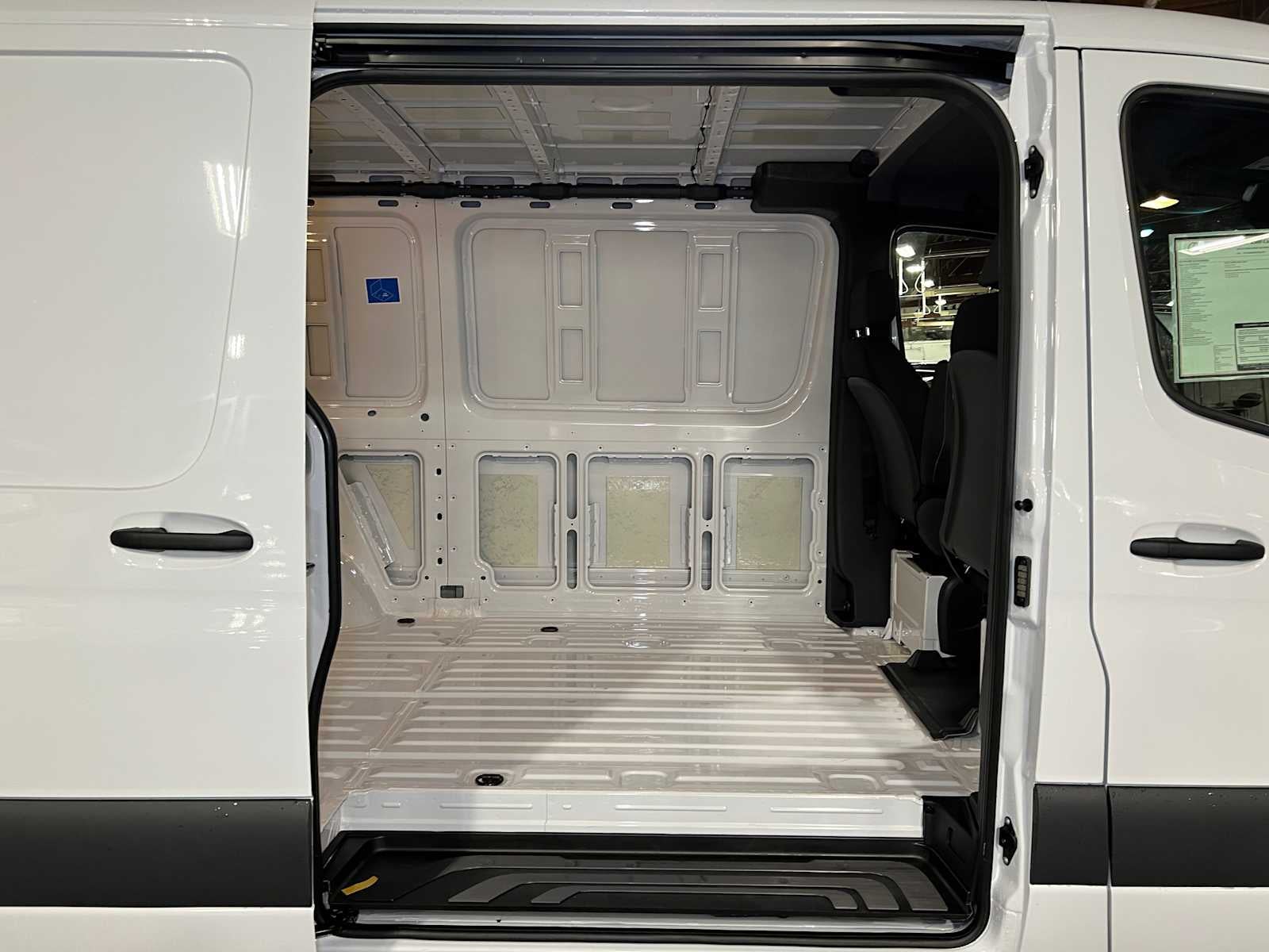 2025 Mercedes-Benz Sprinter 2500 Standard Roof I4 Diesel 144" RWD