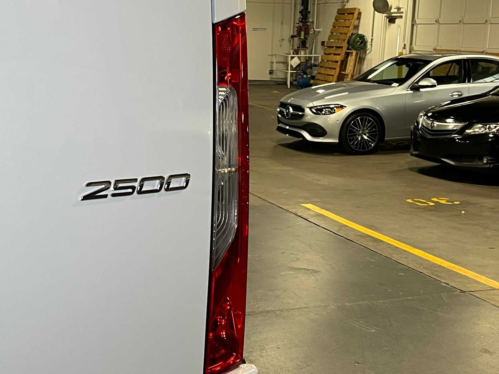 2025 Mercedes-Benz Sprinter 2500 Standard Roof I4 Diesel 144" RWD