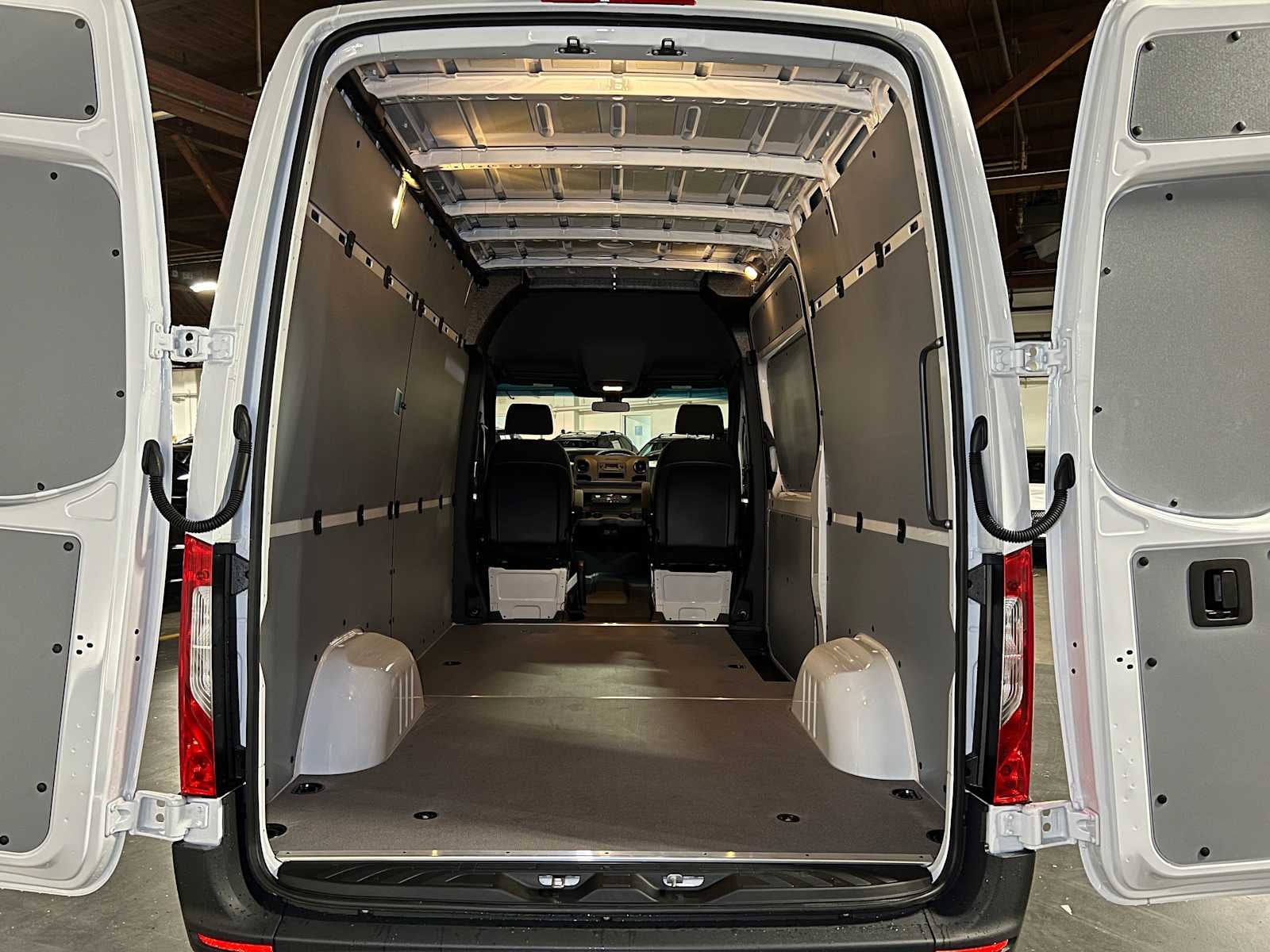 2025 Mercedes-Benz Sprinter 2500 Standard Roof I4 Diesel 144" RWD