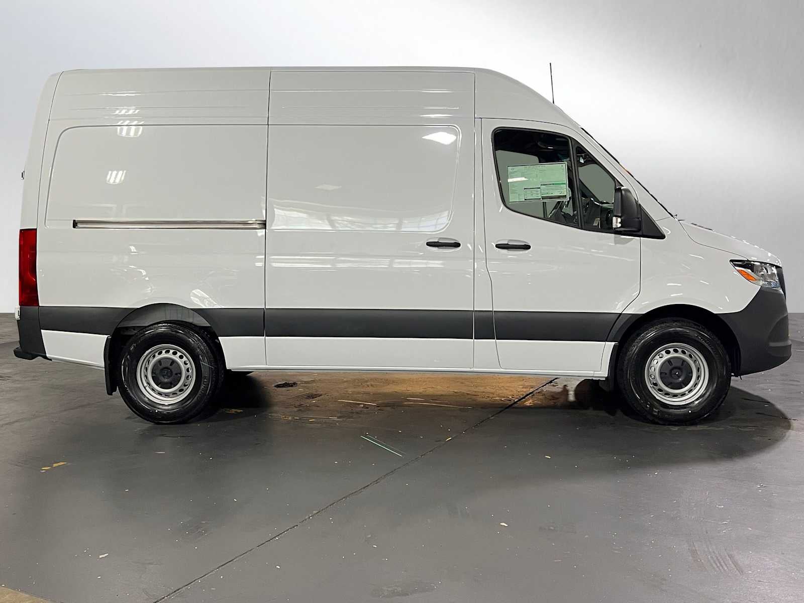 2025 Mercedes-Benz Sprinter 2500 Standard Roof I4 Diesel 144" RWD