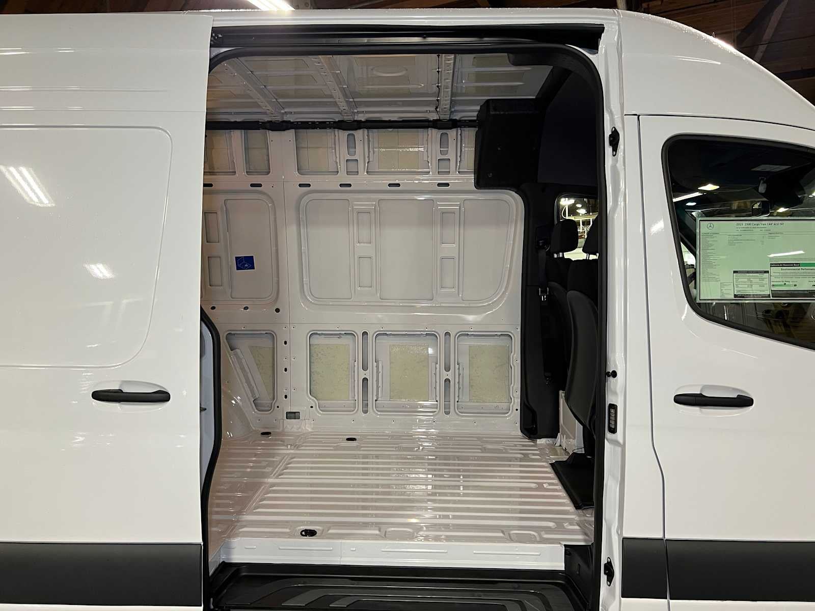 2025 Mercedes-Benz Sprinter 2500 Standard Roof I4 Diesel 144" RWD