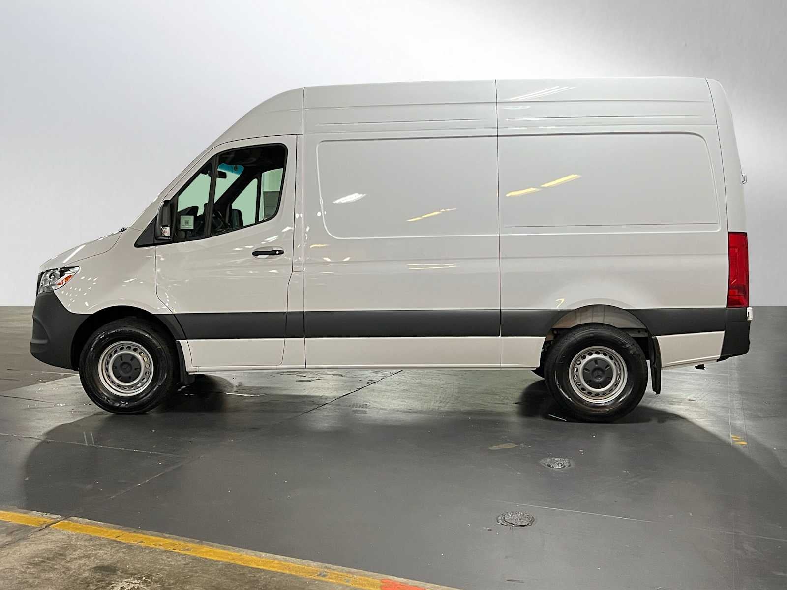 2025 Mercedes-Benz Sprinter 2500 Standard Roof I4 Diesel 144" RWD