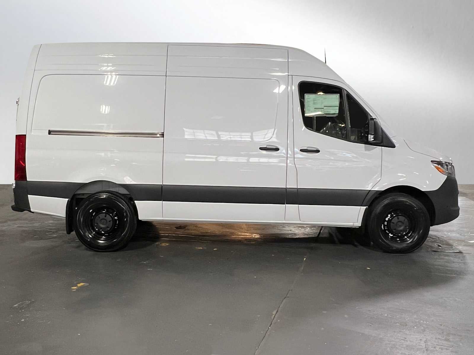 2026 Mercedes-Benz Sprinter 2500 Standard Roof I4 Diesel 144" RWD