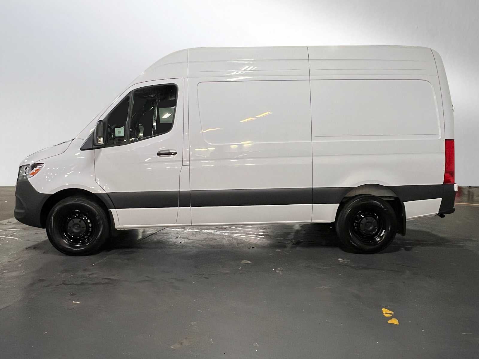2026 Mercedes-Benz Sprinter 2500 Standard Roof I4 Diesel 144" RWD