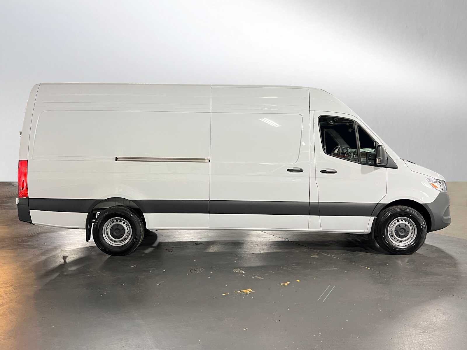 2025 Mercedes-Benz Sprinter 2500 High Roof I4 Diesel 170" RWD