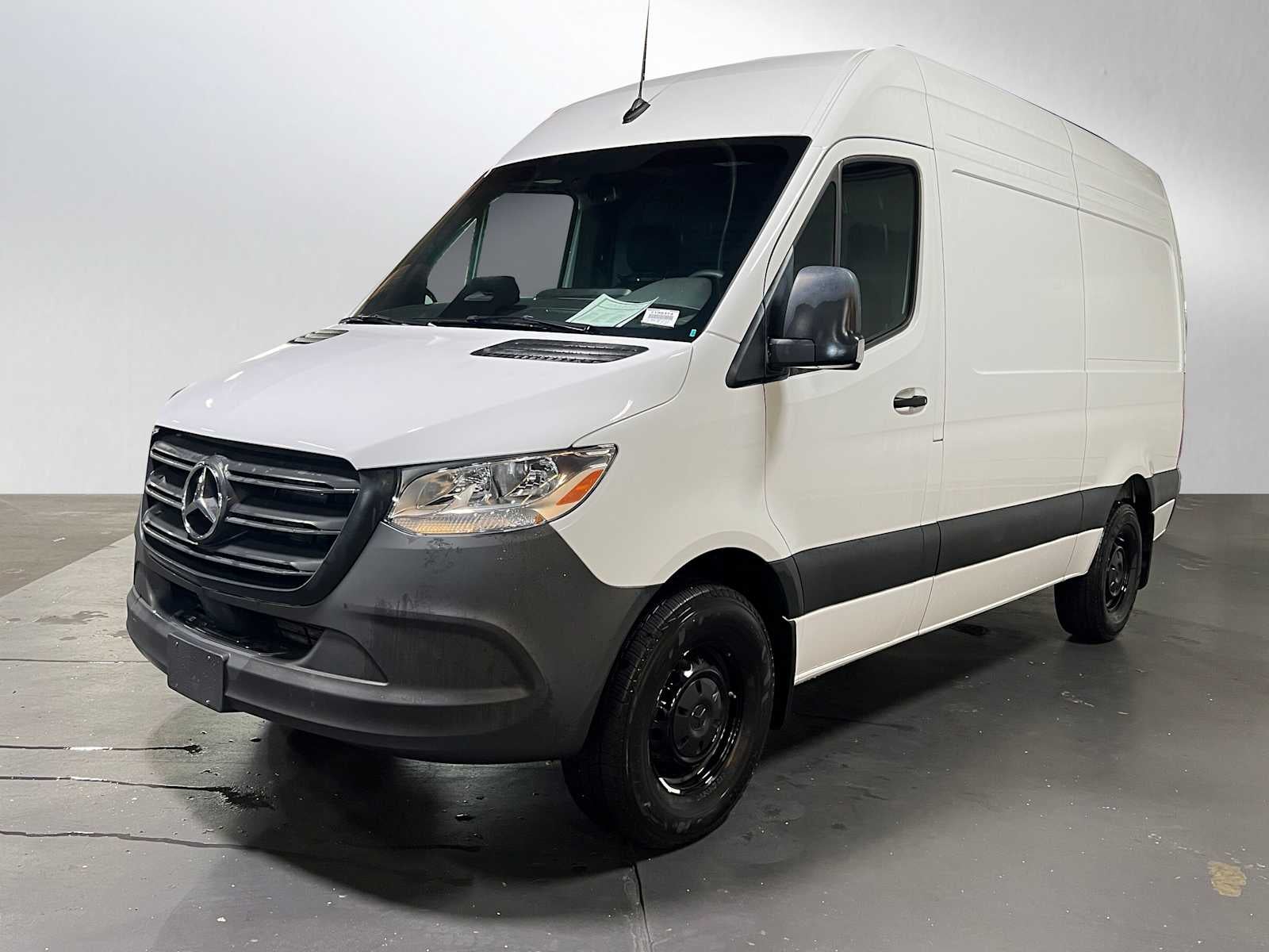2025 Mercedes-Benz Sprinter 2500 Standard Roof I4 Diesel HO 144" RWD