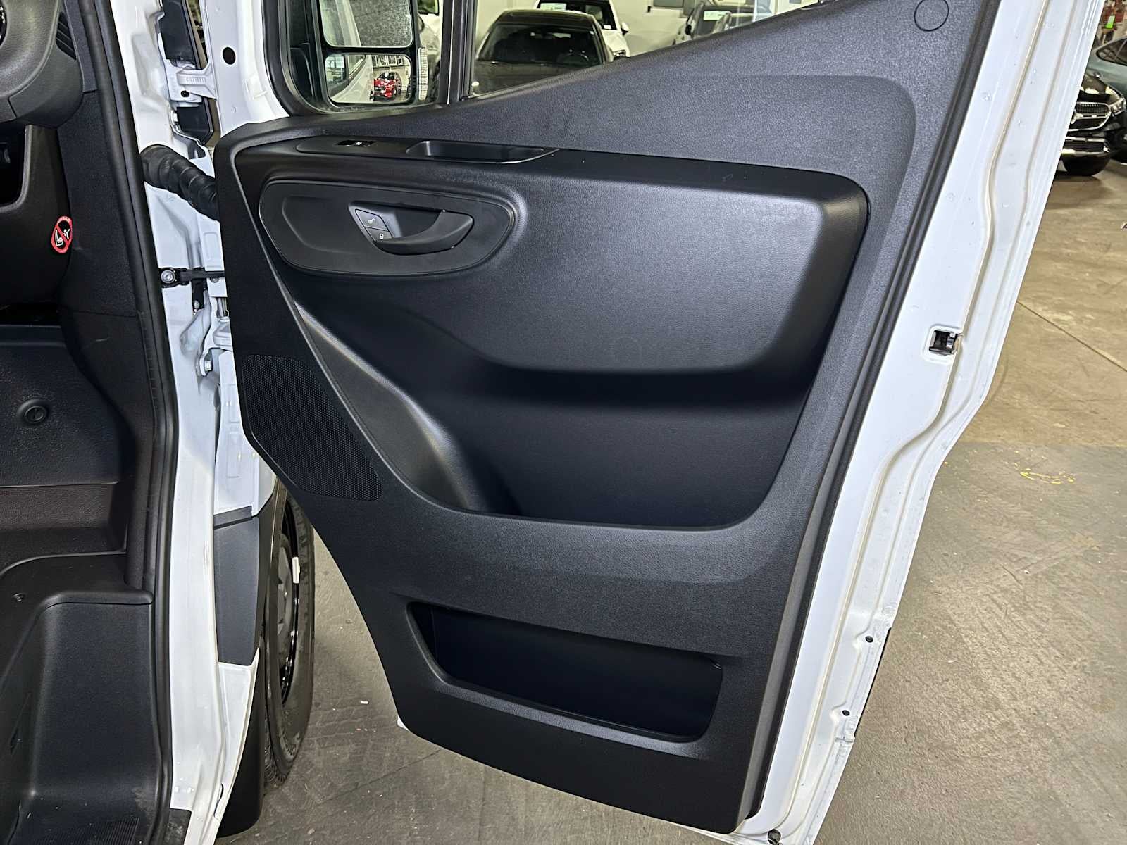 2025 Mercedes-Benz Sprinter 2500 Standard Roof I4 Diesel HO 144" RWD