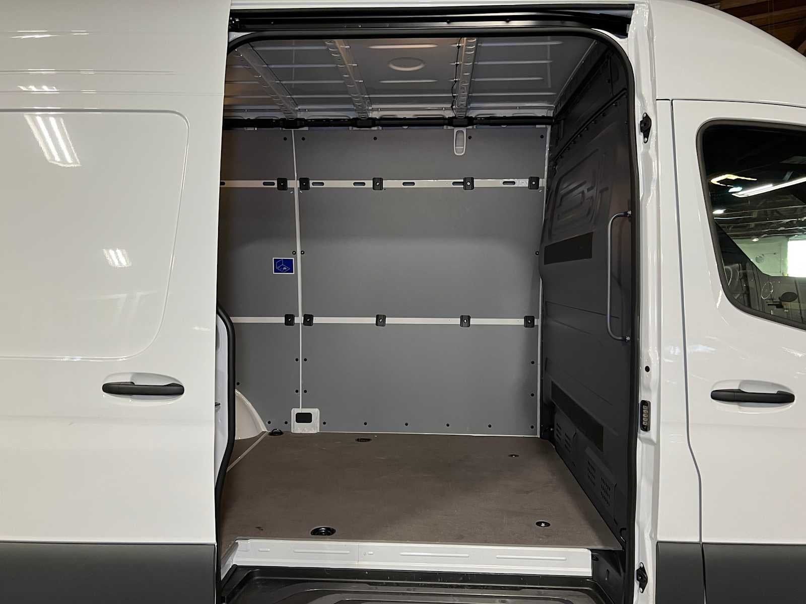 2025 Mercedes-Benz Sprinter 2500 Standard Roof I4 Diesel HO 144" RWD