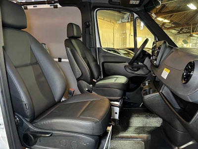 2025 Mercedes-Benz Sprinter 2500 Standard Roof I4 Diesel HO 144" RWD