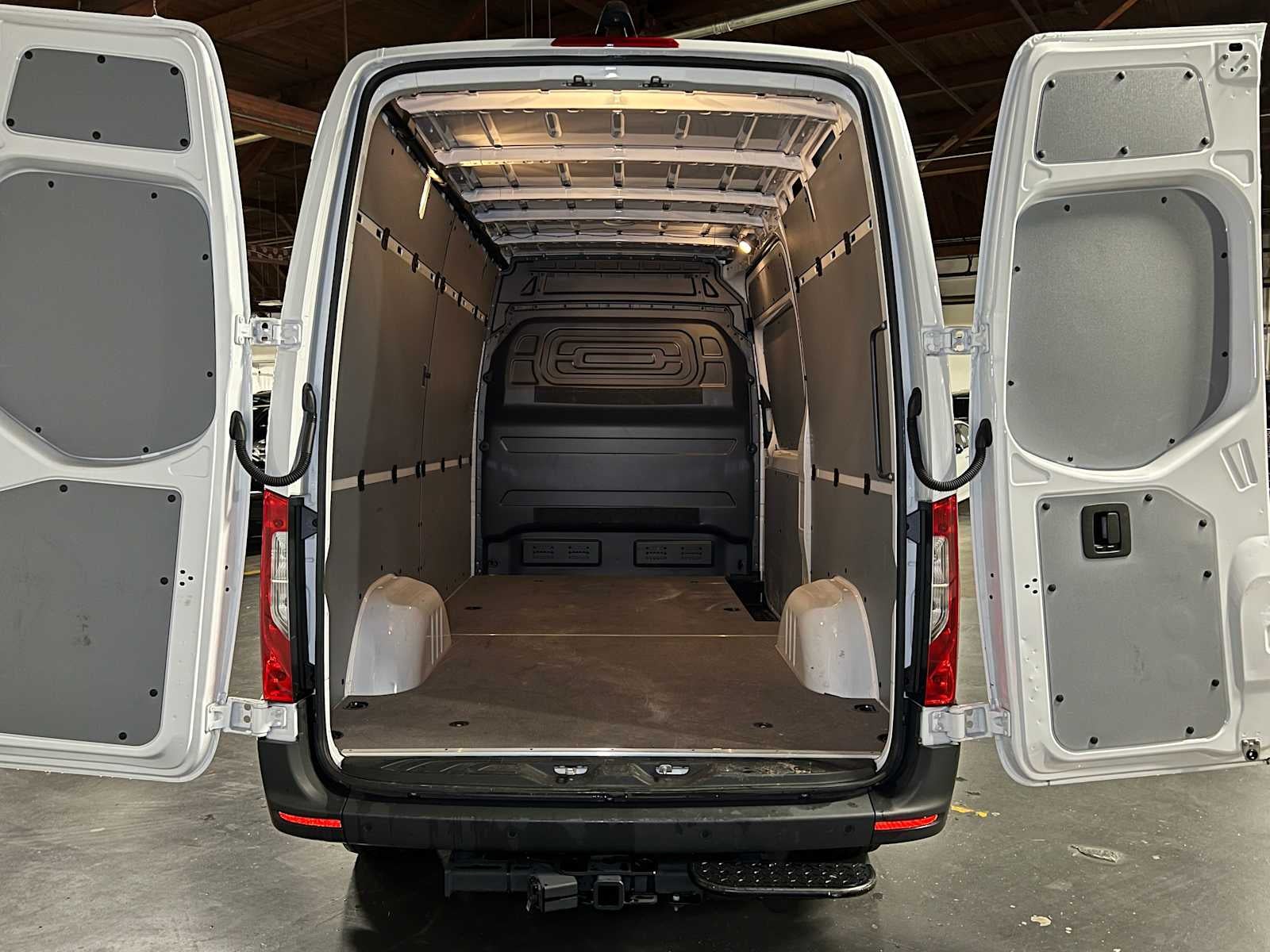 2025 Mercedes-Benz Sprinter 2500 Standard Roof I4 Diesel HO 144" RWD