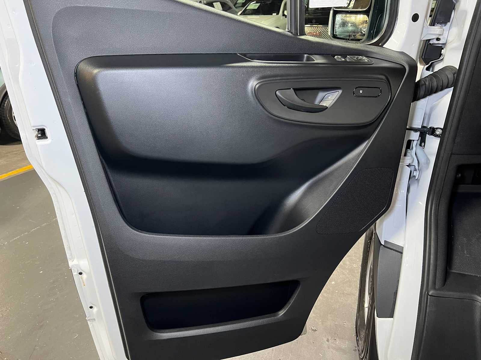 2025 Mercedes-Benz Sprinter 2500 Standard Roof I4 Diesel HO 144" RWD