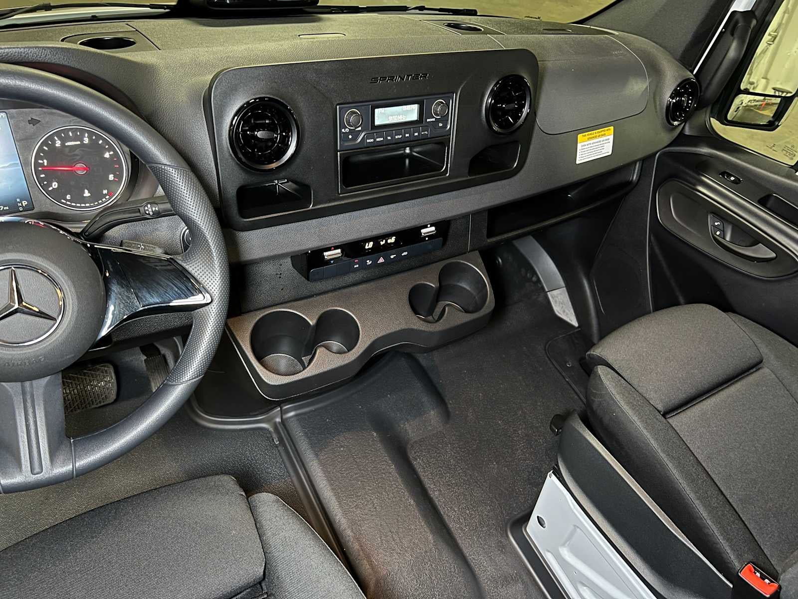 2025 Mercedes-Benz Sprinter 2500 Standard Roof I4 Diesel HO 144" RWD