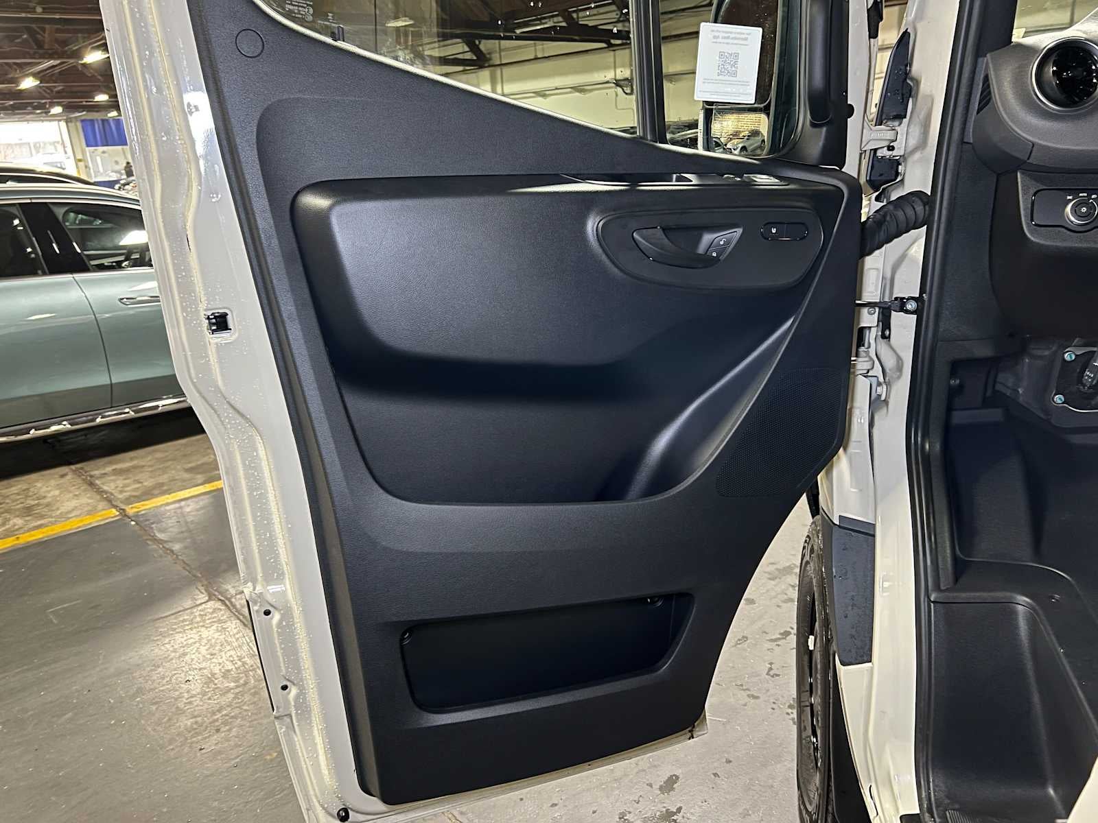 2025 Mercedes-Benz Sprinter 2500 Standard Roof I4 Diesel HO 144" AWD