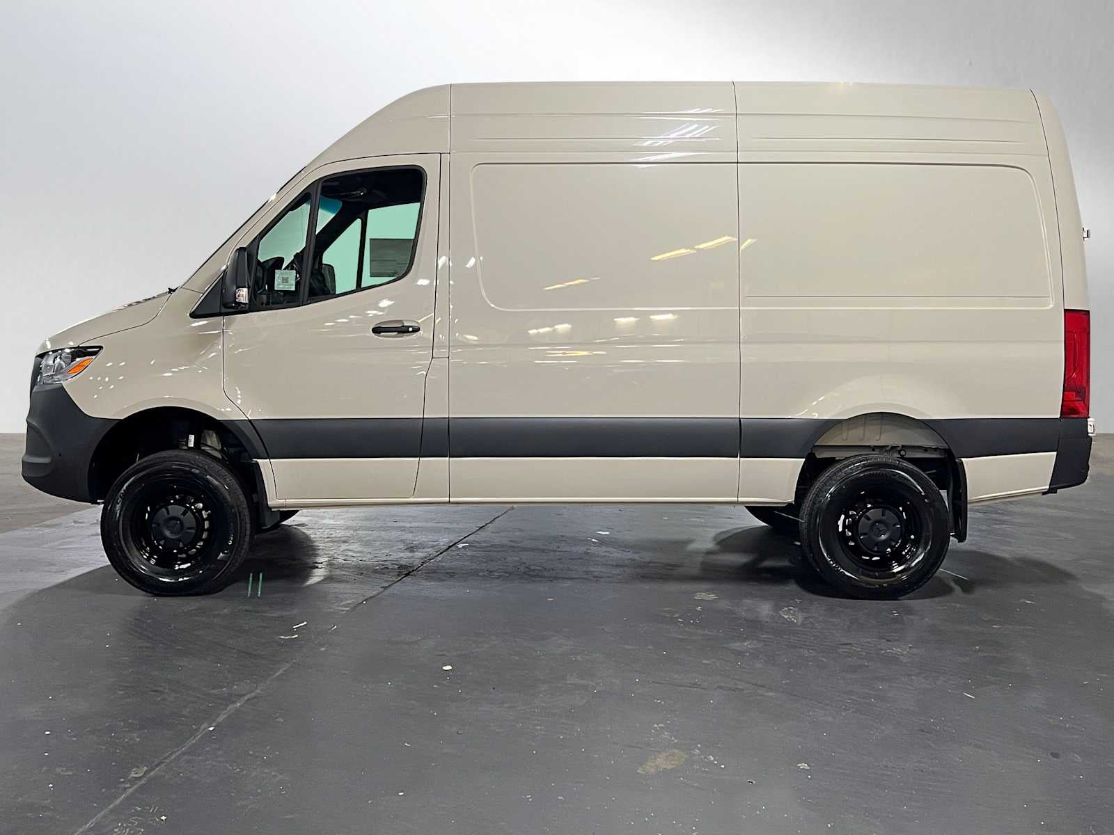 2025 Mercedes-Benz Sprinter 2500 Standard Roof I4 Diesel HO 144" AWD