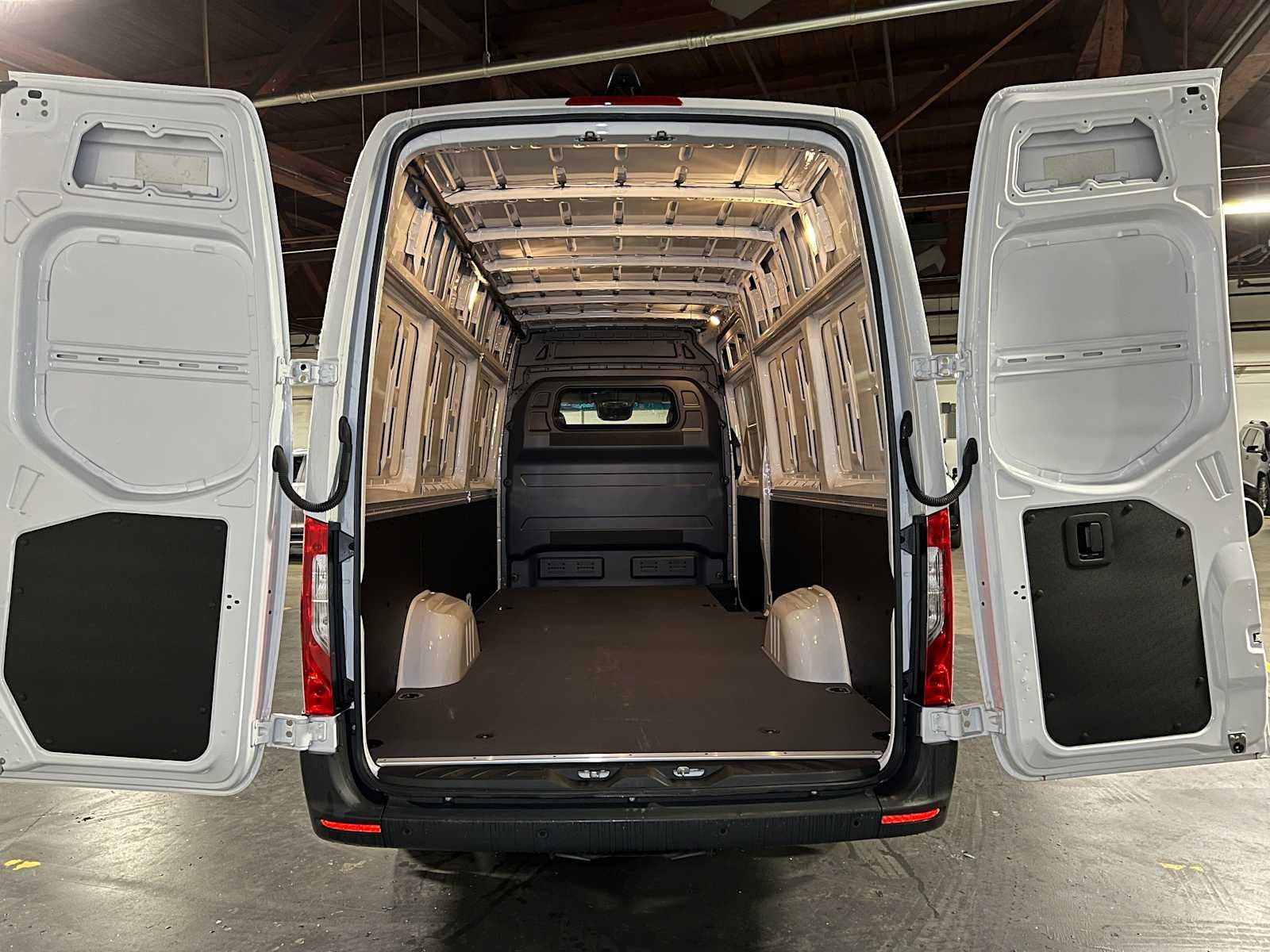 2024 Mercedes-Benz Sprinter 2500 High Roof I4 Diesel HO 170" RWD