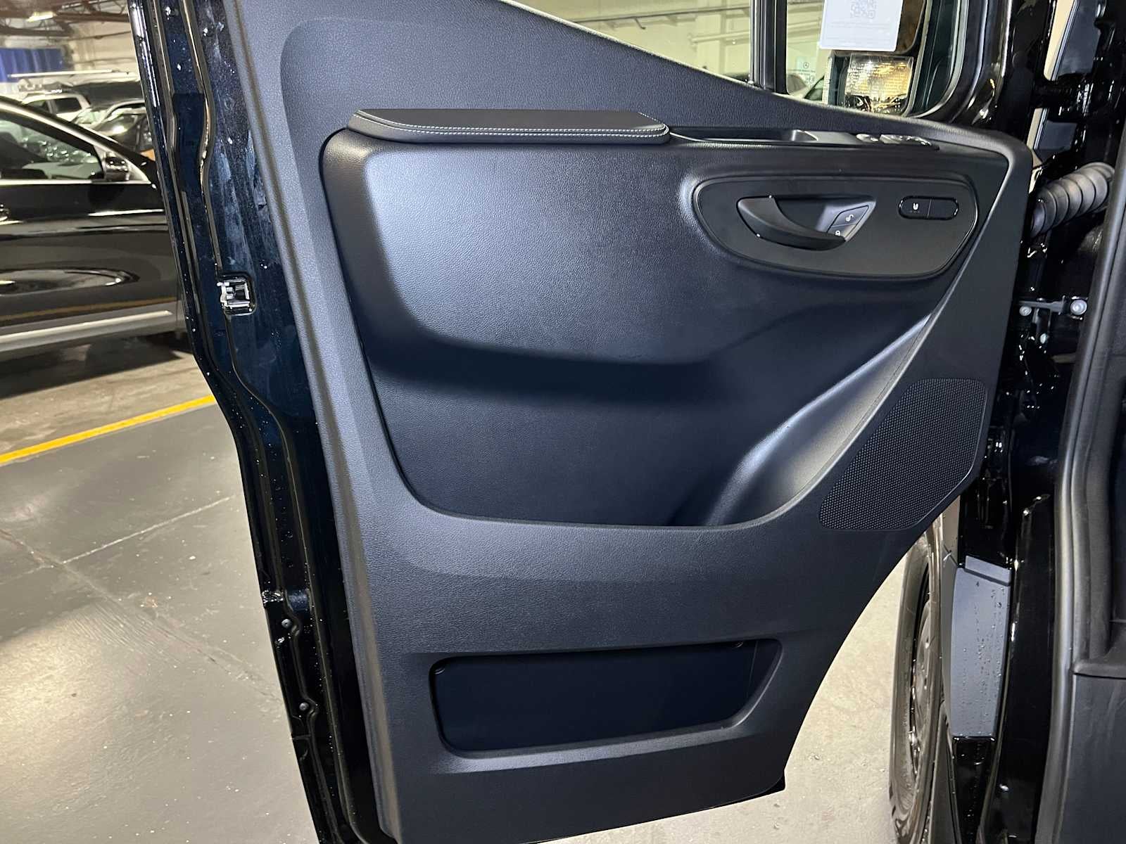 2025 Mercedes-Benz Sprinter 2500 Standard Roof I4 Diesel 144" RWD