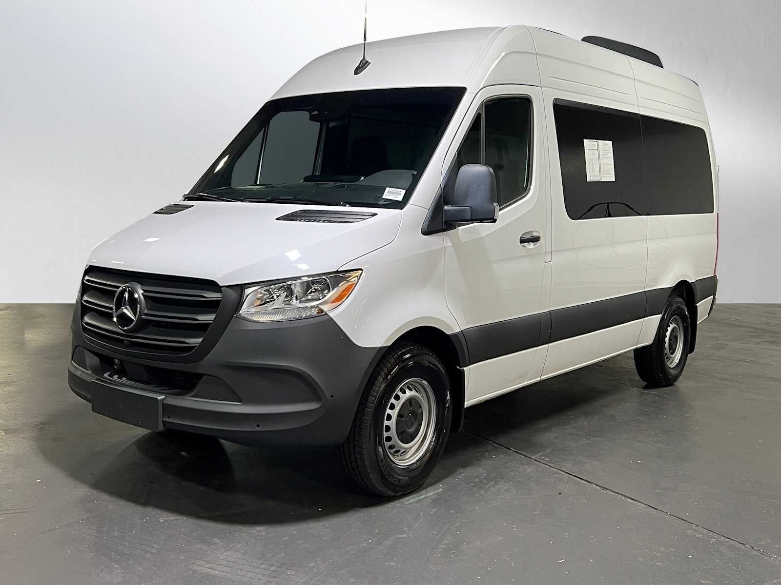 2024 Mercedes-Benz Sprinter 2500 Standard Roof I4 Diesel 144" RWD