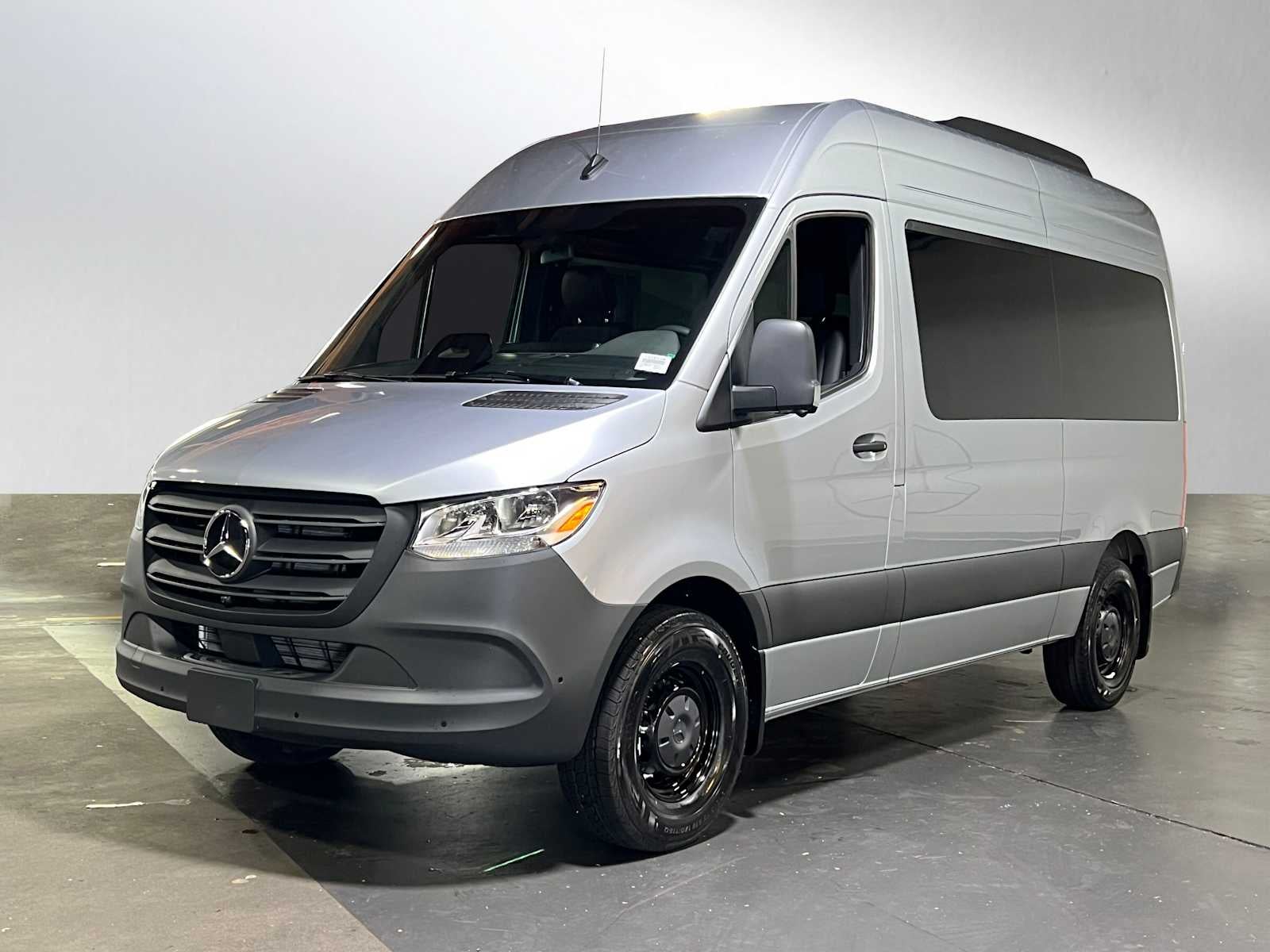 2025 Mercedes-Benz Sprinter 2500 Standard Roof I4 Diesel HO 144" RWD