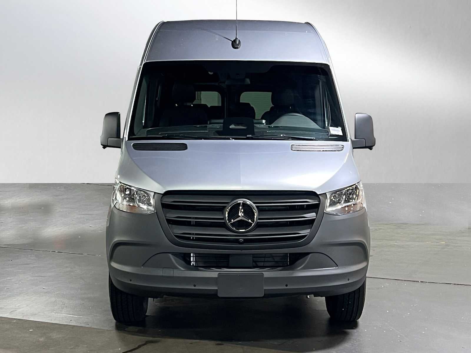 2025 Mercedes-Benz Sprinter 2500 Standard Roof I4 Diesel HO 144" RWD