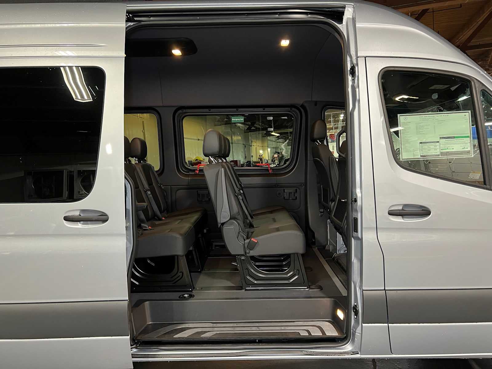 2025 Mercedes-Benz Sprinter 2500 Standard Roof I4 Diesel HO 144" RWD