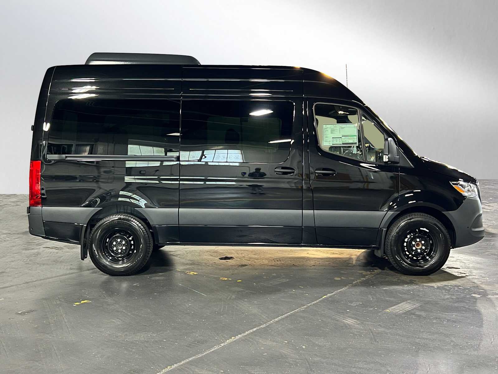 2025 Mercedes-Benz Sprinter 2500 Standard Roof I4 Diesel HO 144" RWD