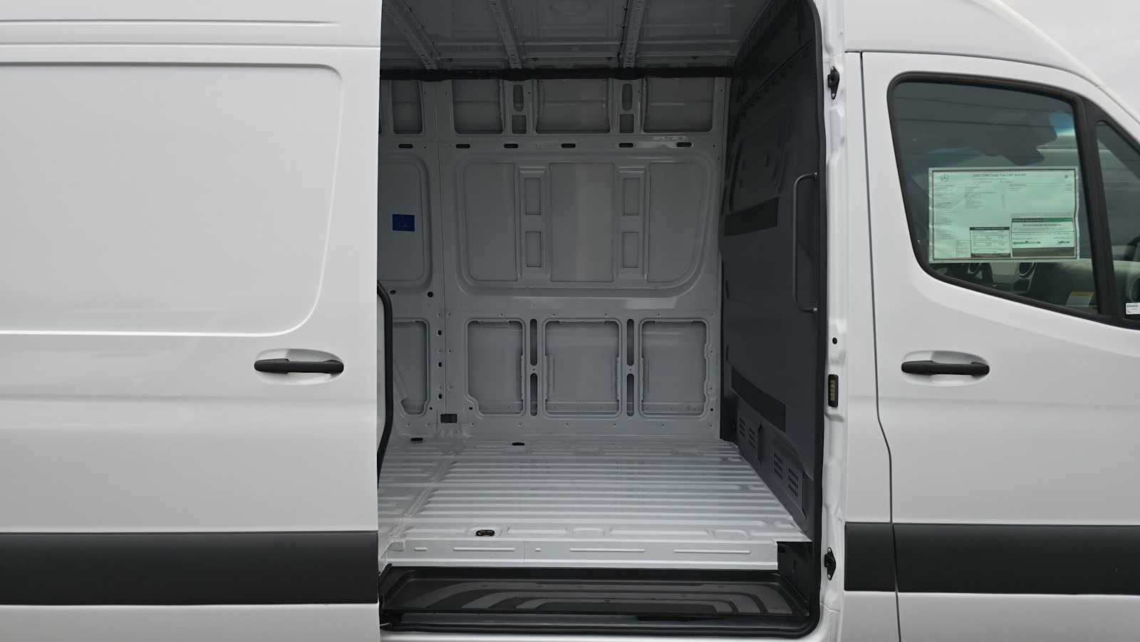 2025 Mercedes-Benz Sprinter 2500 Standard Roof I4 Diesel 144" RWD