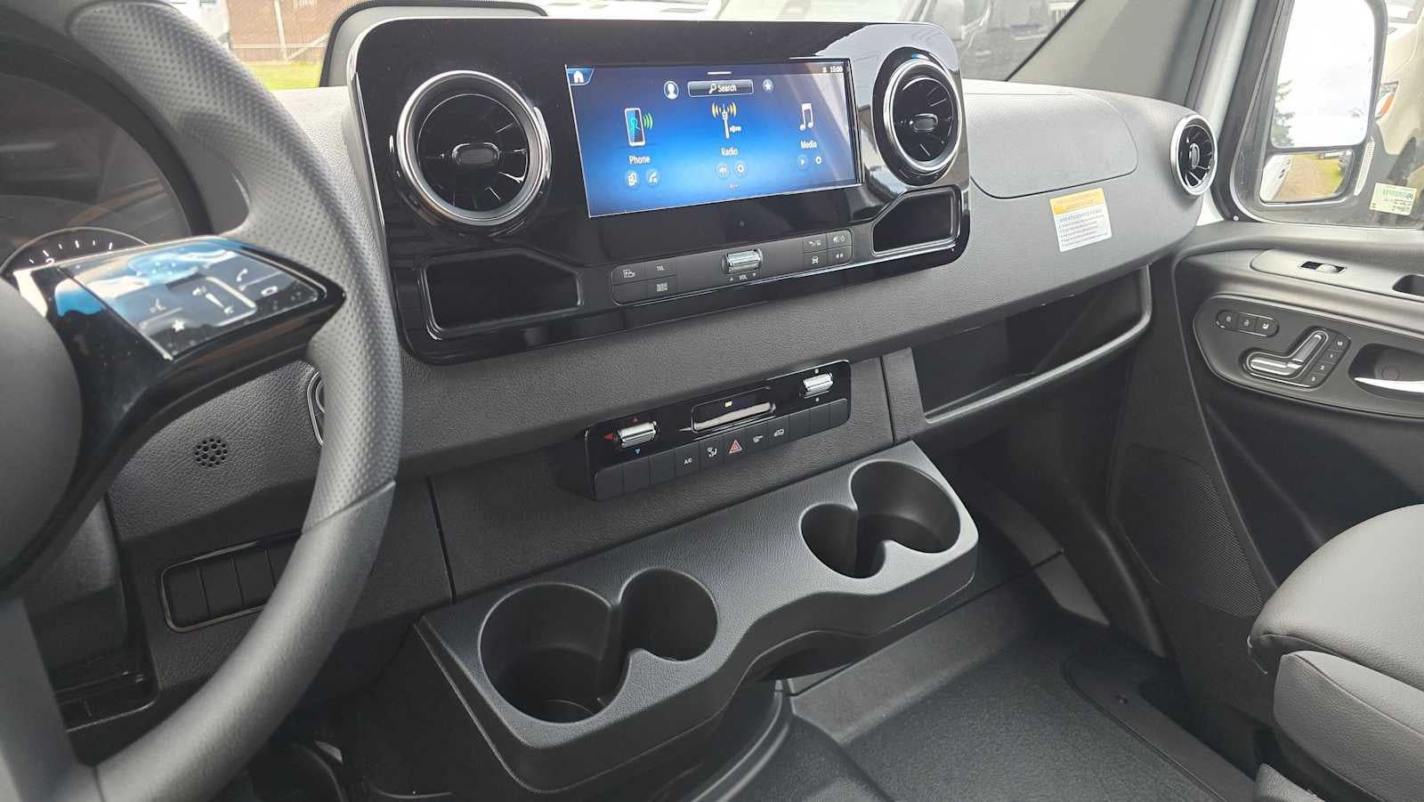 2025 Mercedes-Benz Sprinter 2500 Standard Roof I4 Diesel 144" RWD