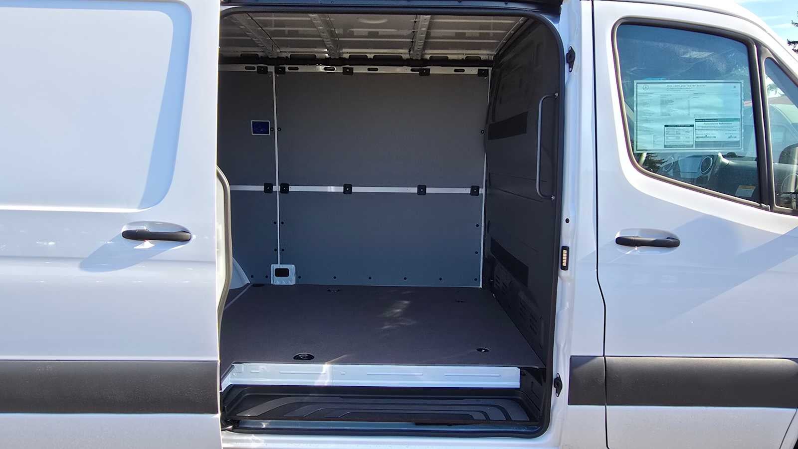 2026 Mercedes-Benz Sprinter 2500 Standard Roof I4 Diesel 144" RWD