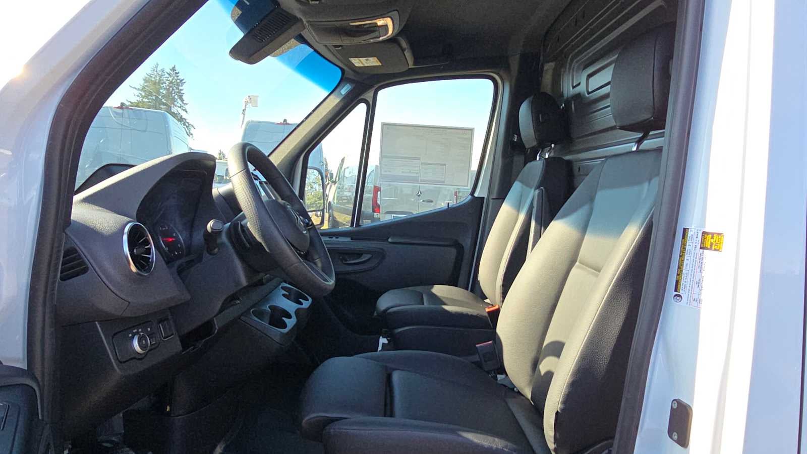 2026 Mercedes-Benz Sprinter 2500 Standard Roof I4 Diesel 144" RWD
