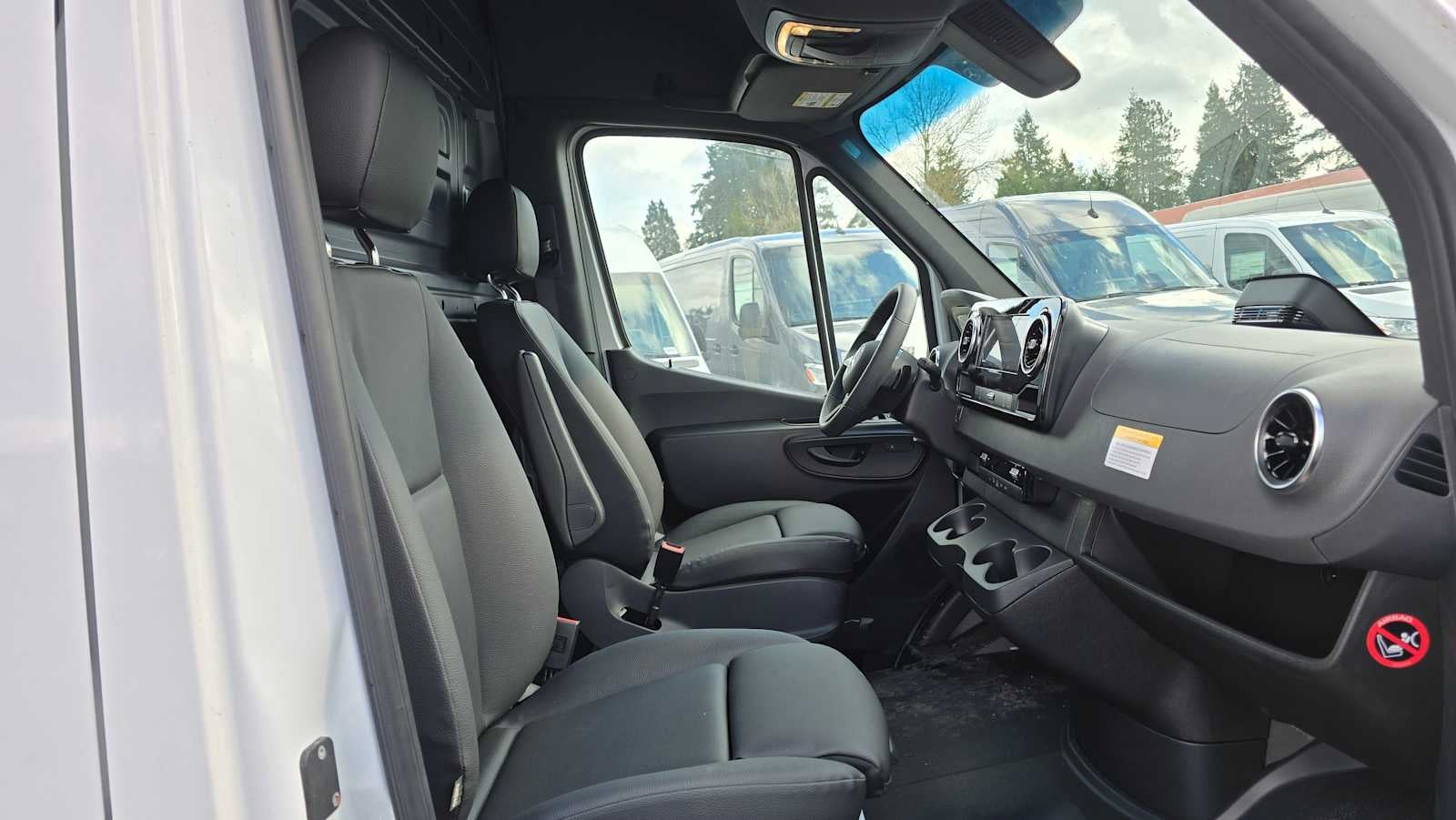 2025 Mercedes-Benz Sprinter 2500 Standard Roof I4 Diesel 144" RWD