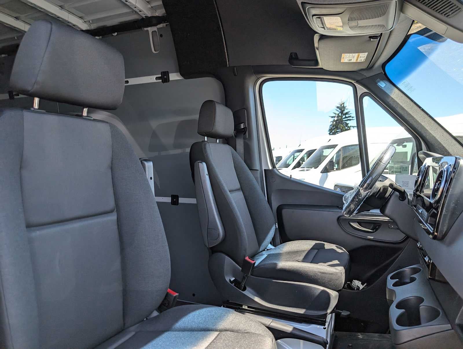 2025 Mercedes-Benz Sprinter 2500 Standard Roof I4 Diesel 144" RWD