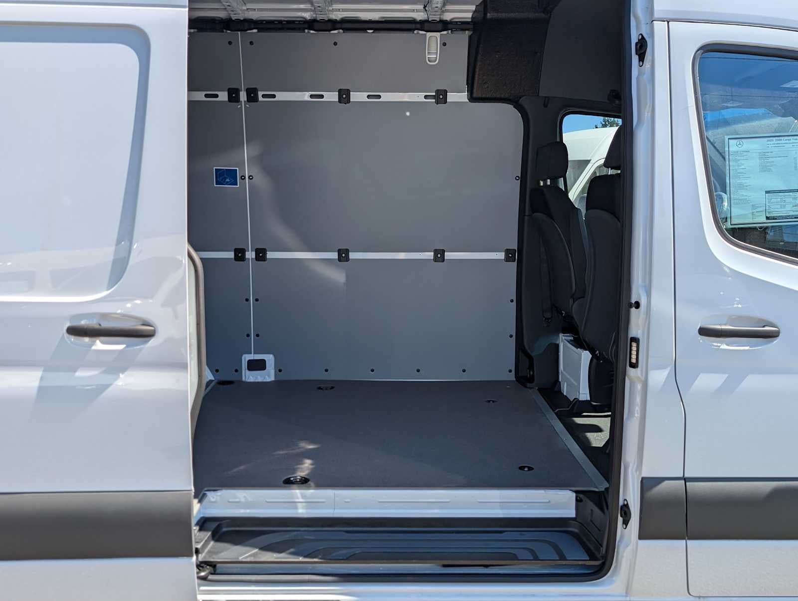 2025 Mercedes-Benz Sprinter 2500 Standard Roof I4 Diesel 144" RWD