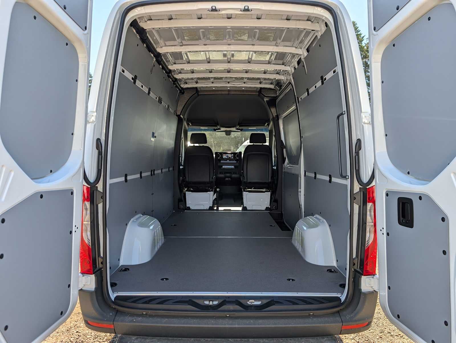 2025 Mercedes-Benz Sprinter 2500 Standard Roof I4 Diesel 144" RWD